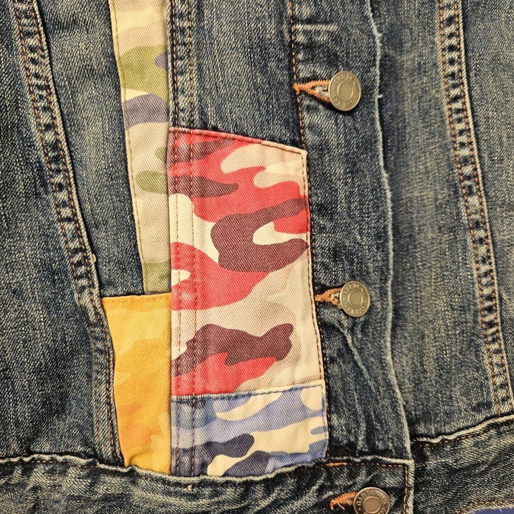 Gap Denim Camo Patchwork Jacket Distressed Size Xl - image 6